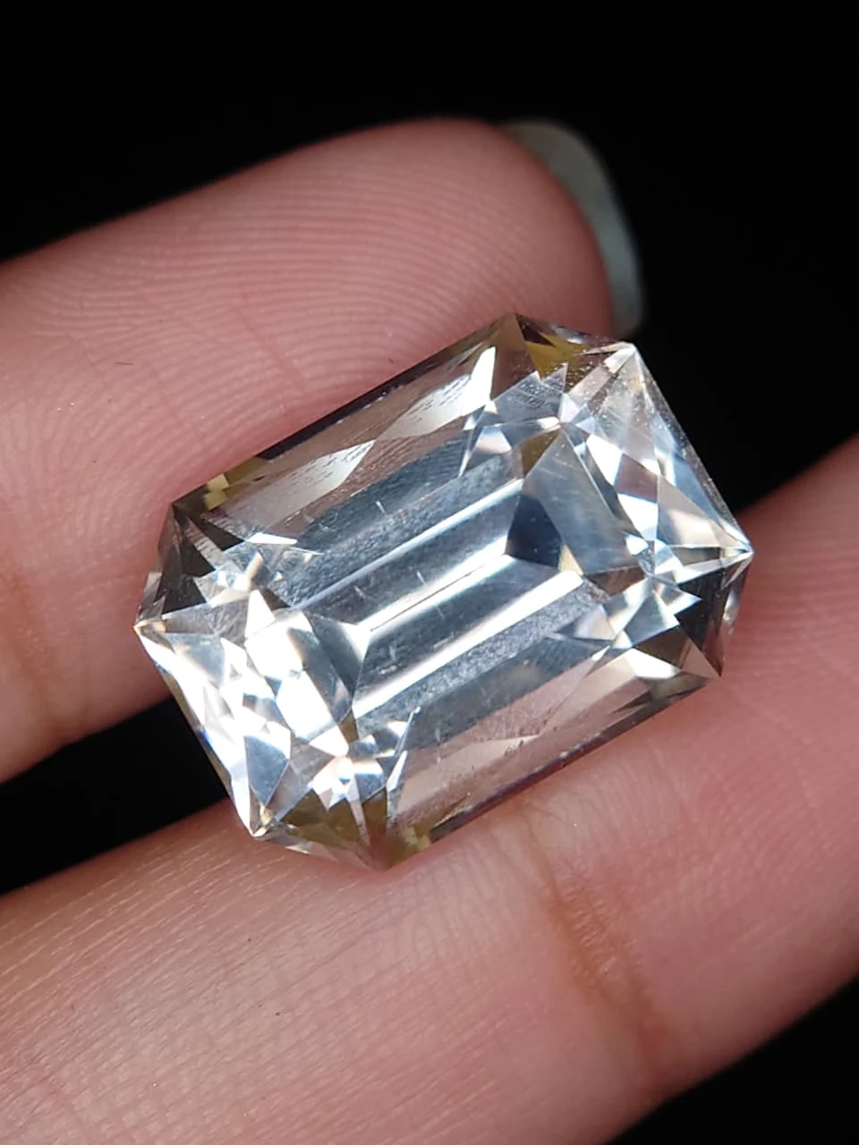 18ct Natural Champagne Topaz Loose Gemstone from Nigeria — view 1